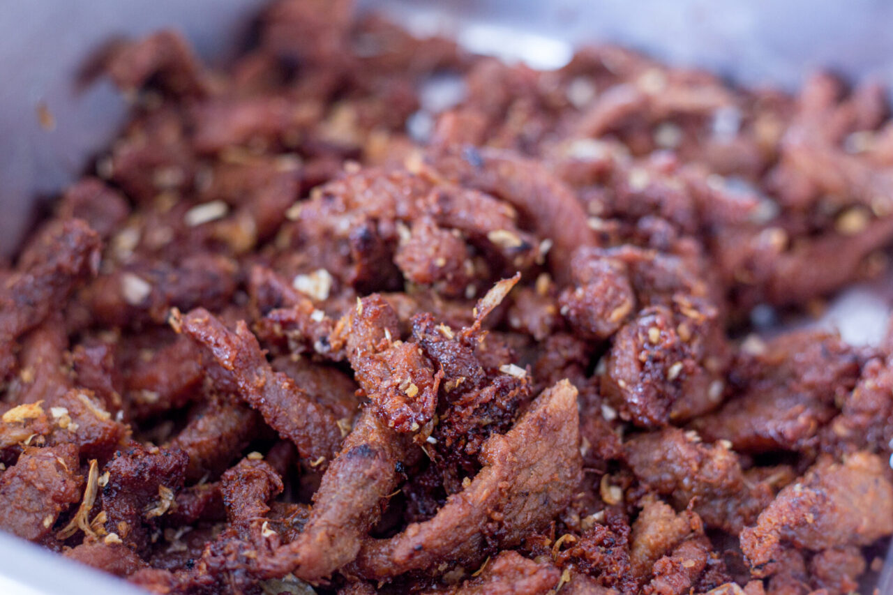Thai Beef Jerky Recipe (NEUA DAD DEAW)